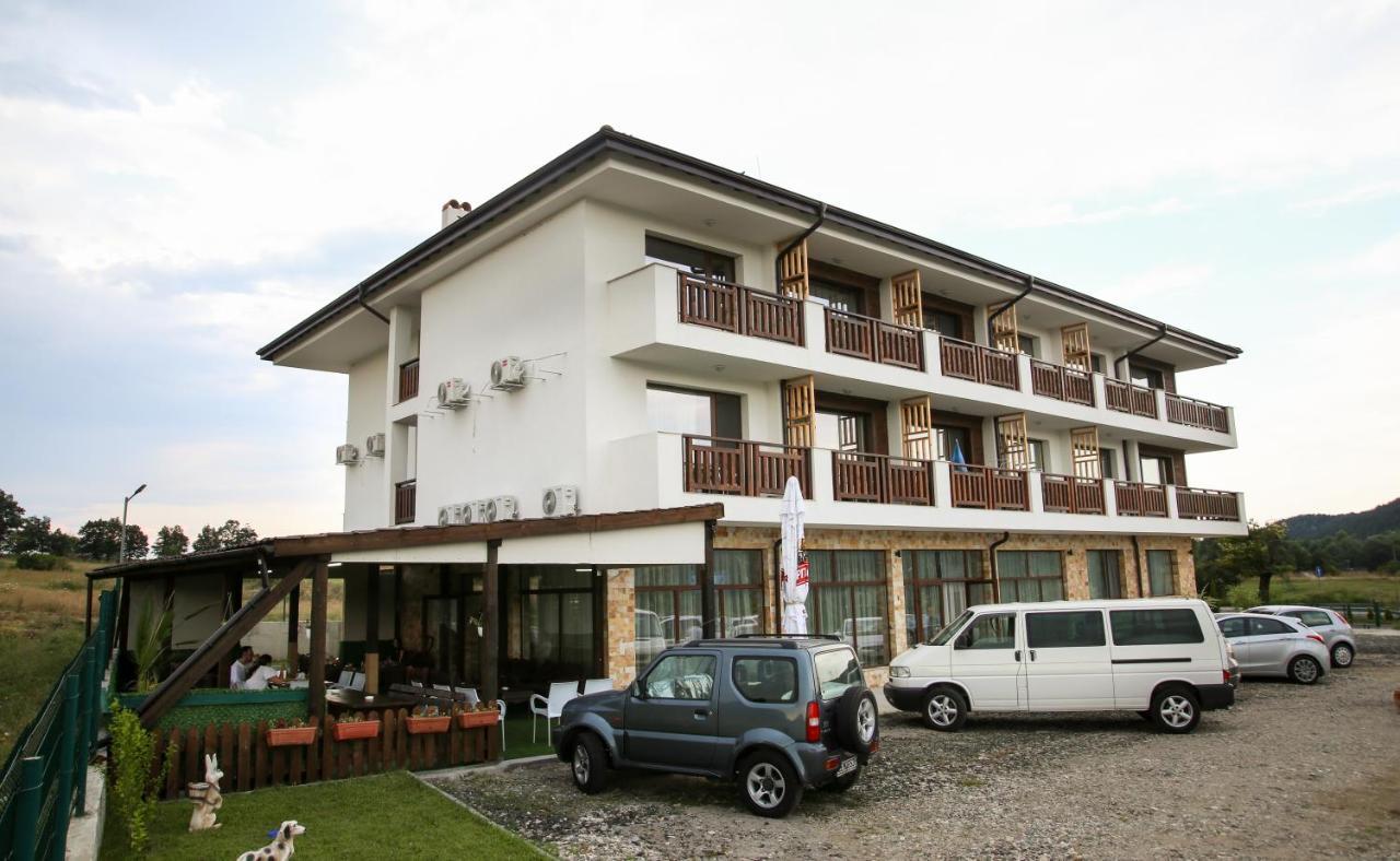 Хотел Чинар Кирково Exterior photo